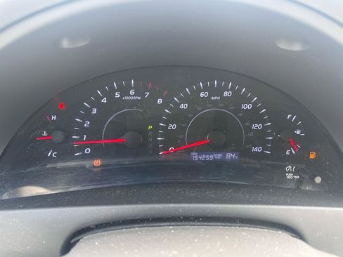 Used 2010 Toyota Camry LE image 10