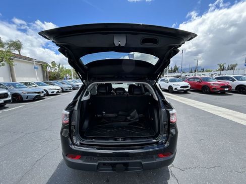 Used 2018 Jeep Compass Limited w/ Navigation Group image 25