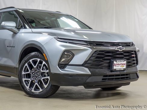 Certified 2025 Chevrolet Blazer RS image 3
