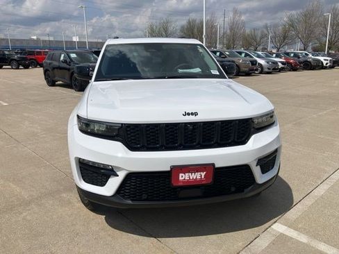Certified 2023 Jeep Grand Cherokee Limited w/ Luxury Tech Group II AWD/4WD image 2