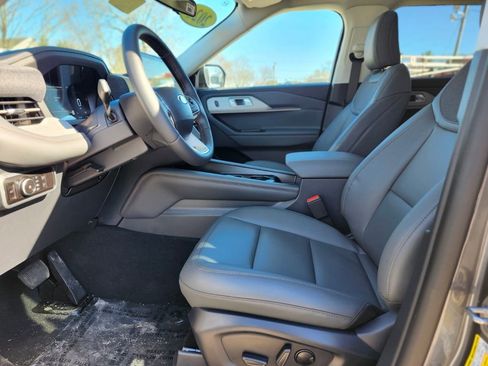 New 2026 Ford Explorer Active w/ Active Comfort Package image 20