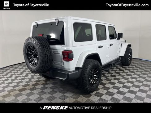 Used 2024 Jeep Wrangler Unlimited Sahara w/ Technology Group AWD/4WD image 12