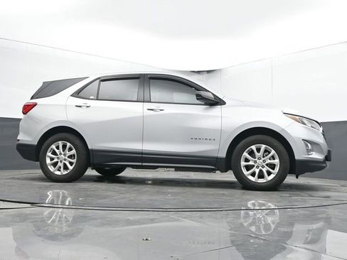 Used 2018 Chevrolet Equinox LS FWD image 47