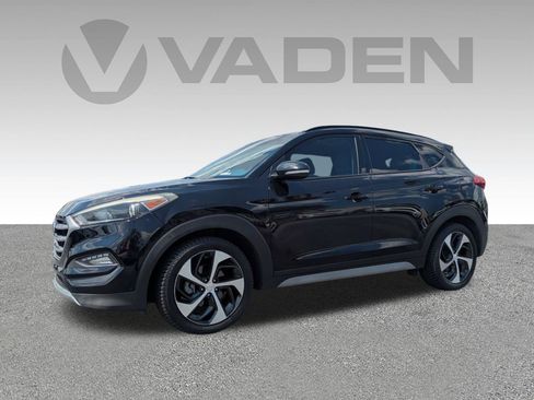 Used 2018 Hyundai Tucson Value w/ Cargo Package FWD image 2