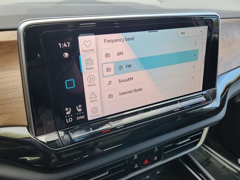 New 2026 Volkswagen Atlas SE image 8