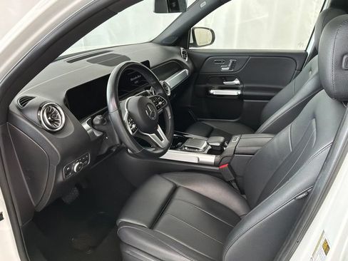 Used 2023 Mercedes-Benz GLB 250 image 22