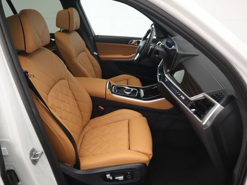 Used 2025 BMW X5 xDrive50e w/ Premium Package image 21