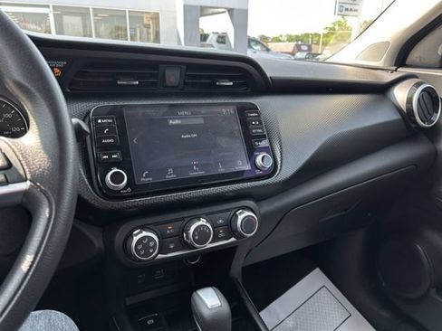 Used 2023 Nissan Kicks SV FWD image 34