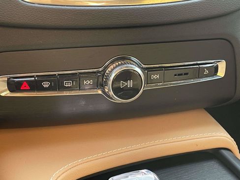 Certified 2023 Volvo XC90 B6 Ultimate w/ Lounge Package AWD/4WD image 28