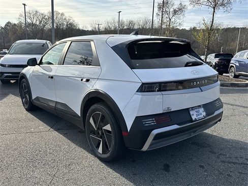 New 2026 Hyundai Ioniq 5 SEL image 5
