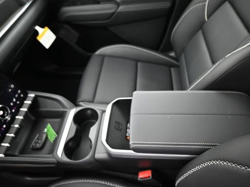 New 2026 GMC Terrain Denali w/ LPO, Black Badging Package image 16