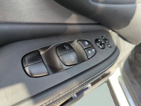 Certified 2024 Nissan Murano SV FWD image 30