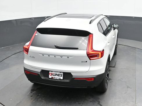 New 2025 Volvo XC40 B5 Plus w/ Protection Package Premier image 30