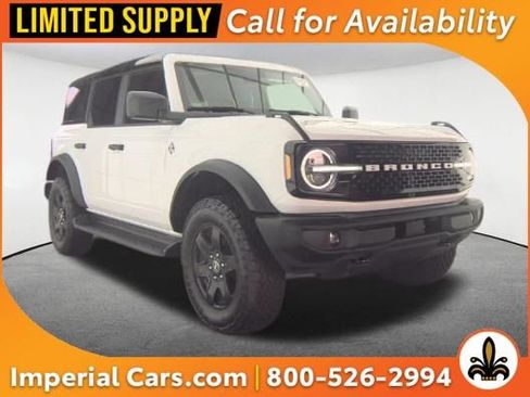 Used 2025 Ford Bronco Outer Banks w/ Black Appearance Package AWD/4WD image 1