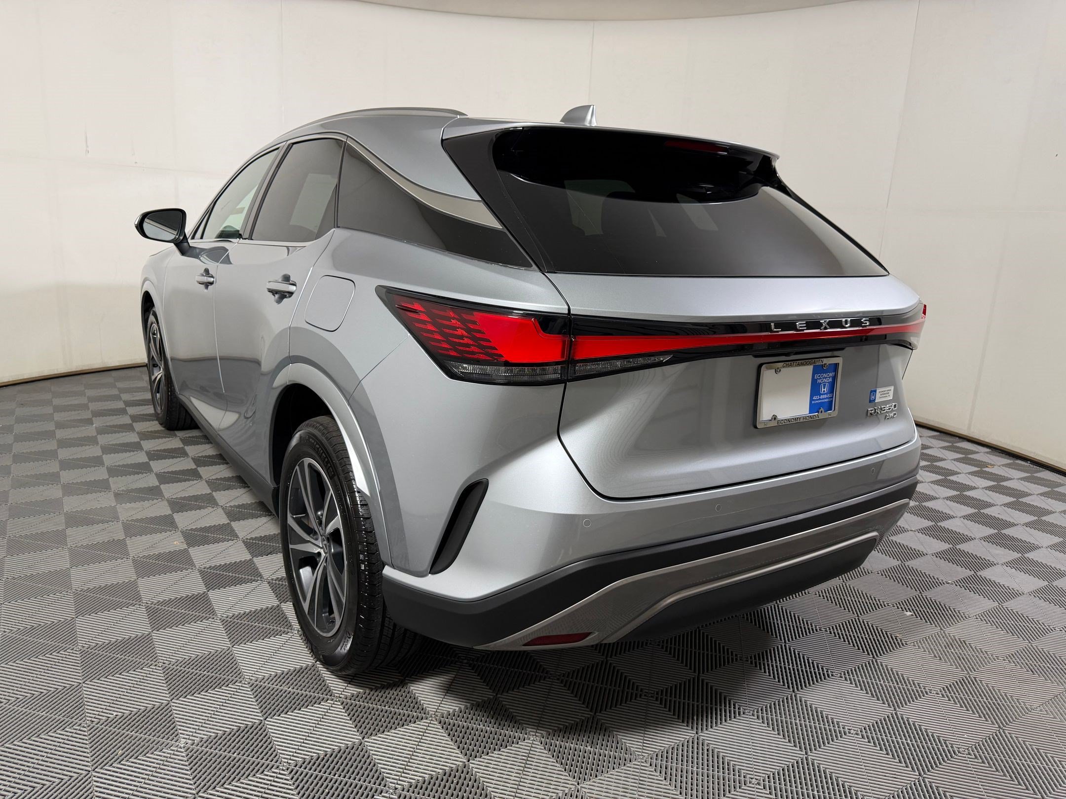 Used 2023 Lexus RX 350 Premium w/ Accessory Package AWD/4WD image 2