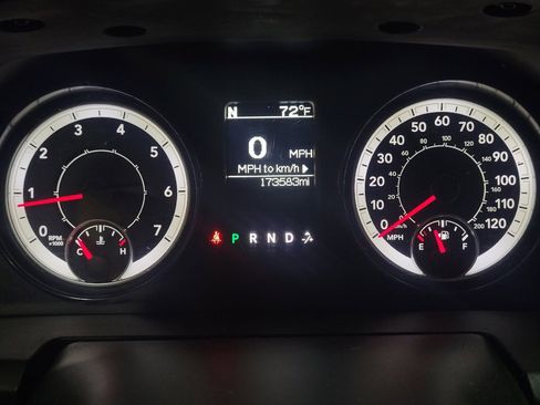 Used 2018 RAM 1500 Classic SLT AWD/4WD image 23