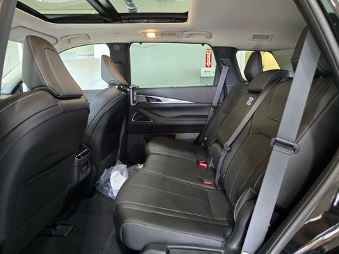 Certified 2026 INFINITI QX60 Luxe w/ Family Package image 23