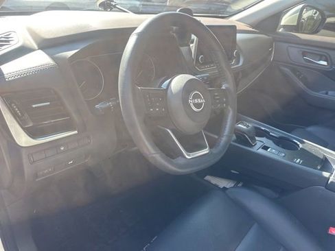 Used 2023 Nissan Rogue SV w/ SV Premium Package image 18