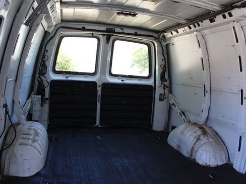 Used 2018 GMC Savana 2500 Extended RWD image 23
