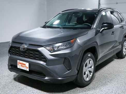 Used 2021 Toyota RAV4 LE FWD image 30