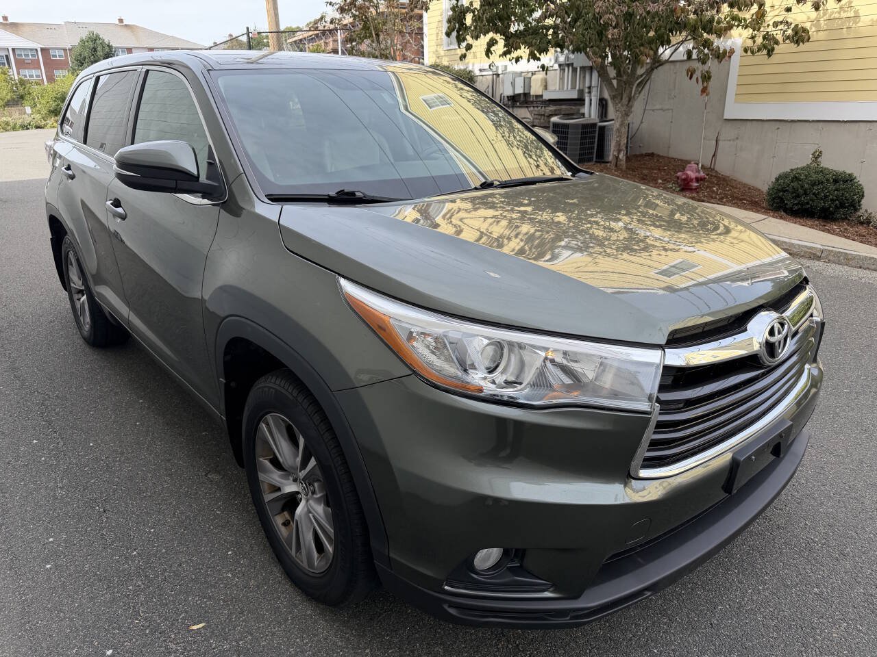 Used 2016 Toyota Highlander Plus AWD/4WD image 6