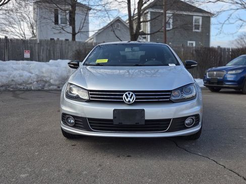 Used 2014 Volkswagen Eos w/ Sport Package image 10