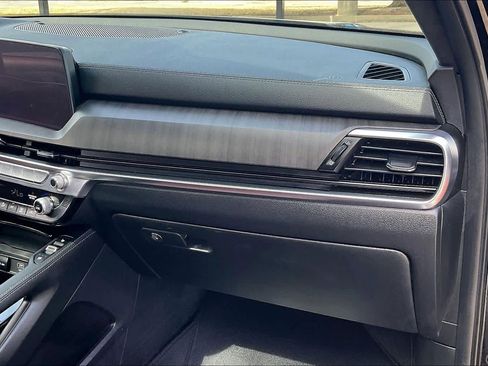 Used 2024 Kia Telluride SX Prestige image 18