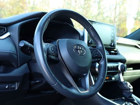 Used 2020 Toyota RAV4 XSE image 6