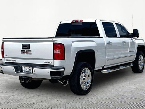 Used 2018 GMC Sierra 2500 Denali w/ Duramax Plus Package AWD/4WD image 2