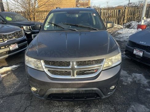 Used 2014 Dodge Journey SXT w/ Flexible Seating Group image 2