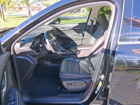 Used 2023 Buick Envision Essence FWD image 11