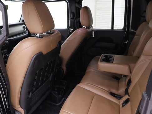 Used 2021 Jeep Gladiator Rubicon image 14