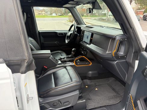 Used 2024 Ford Bronco Badlands image 8