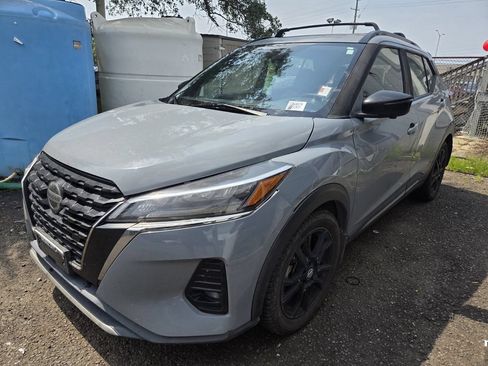 Used 2021 Nissan Kicks SR w/ SR Premium Package FWD image 1