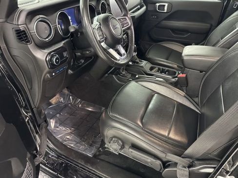 Used 2023 Jeep Wrangler Unlimited Sahara w/ Cold Weather Group image 17