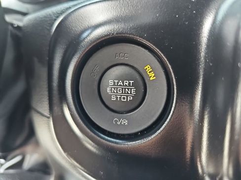 Used 2022 Jeep Wrangler Unlimited Sahara w/ Cold Weather Group AWD/4WD image 23