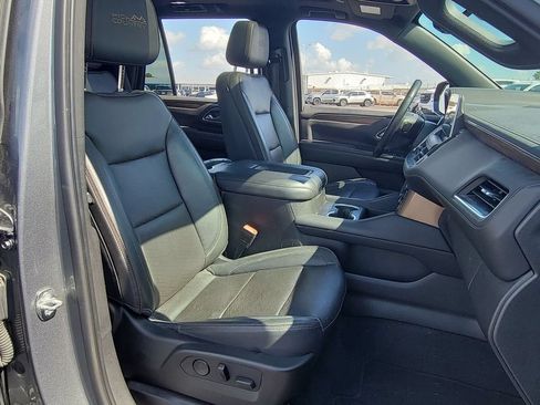 Used 2021 Chevrolet Tahoe High Country w/ Premium Package AWD/4WD image 29