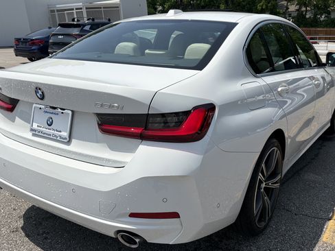 Certified 2024 BMW 330i xDrive Sedan w/ Convenience Package AWD/4WD image 10