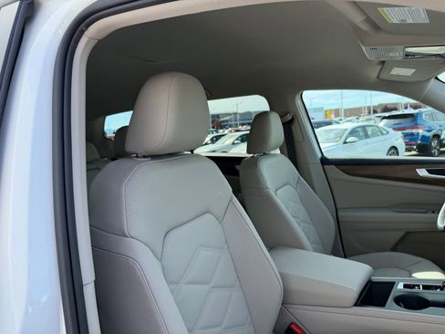 New 2026 Volkswagen Atlas SE FWD image 20
