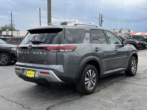 Used 2023 Nissan Pathfinder SL FWD image 7