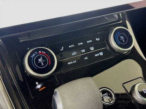 Used 2023 Land Rover Range Rover Sport SE image 21