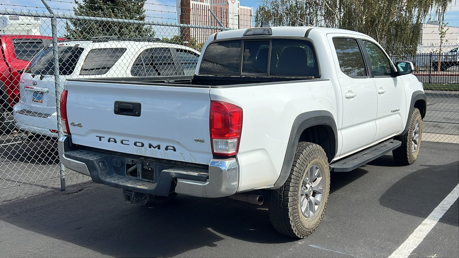 Used 2017 Toyota Tacoma SR5 w/ Tow Package AWD/4WD image 2
