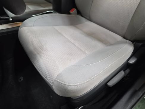Used 2014 Toyota Corolla LE FWD image 27