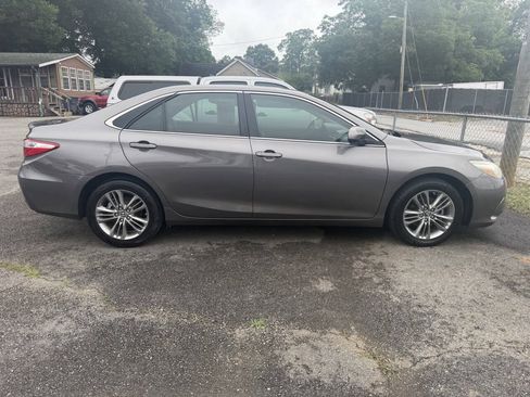 Used 2015 Toyota Camry SE FWD image 6