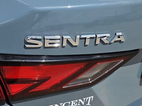 Used 2024 Nissan Sentra SV FWD image 14
