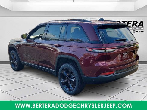 New 2025 Jeep Grand Cherokee Altitude image 3