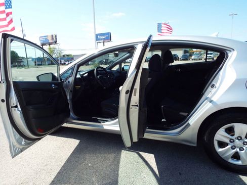 Used 2015 Kia Forte LX w/ Popular Package image 18