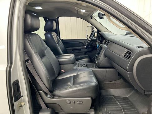 Used 2011 Chevrolet Silverado 2500 LTZ w/ LTZ Plus Package AWD/4WD image 20