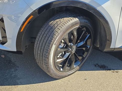 Used 2023 Kia Sorento SX image 45