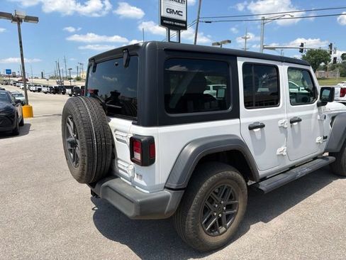 Used 2024 Jeep Wrangler Unlimited Sport AWD/4WD image 18